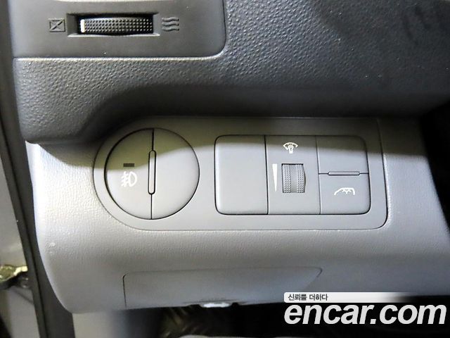 Hyundai Grand Starex 5-Seater VAN CVX Luxury 2012 — фото 18