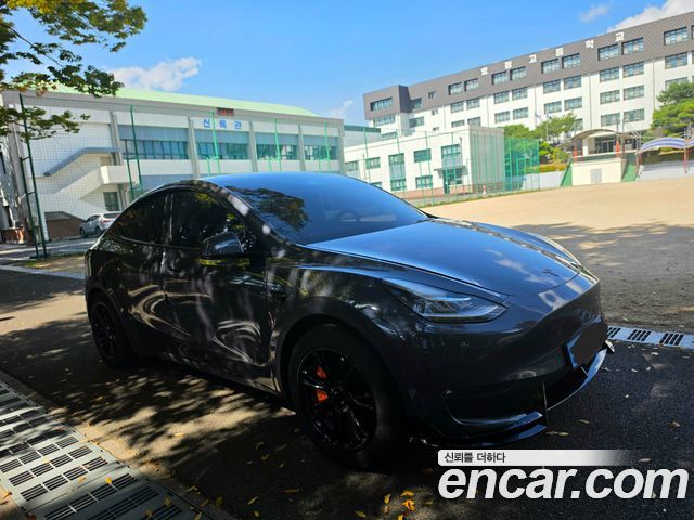 Tesla Model Y Standard Range RWD 2021 — фото 3