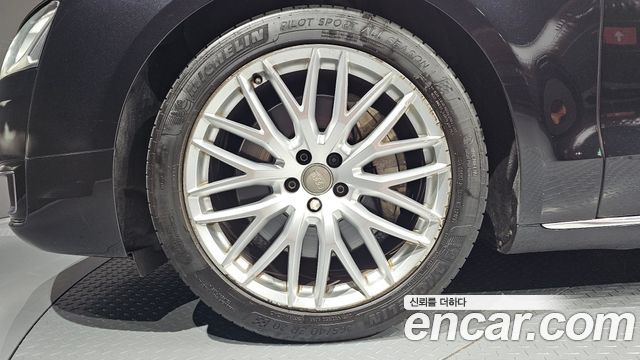 Audi A8 60 TFSI Quattro LWB D4 2015 — фото 5