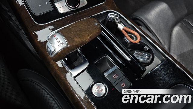 Audi A8 60 TFSI Quattro LWB D4 2015 — фото 9