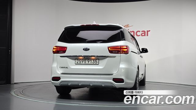 Kia Carnival 9-Seater Prstige 2020 — фото 4