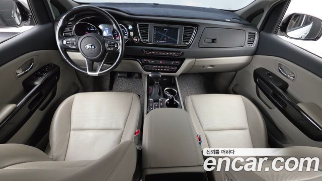 Kia Carnival 9-Seater Prstige 2020 — фото 7