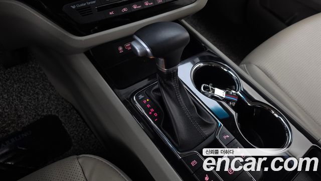 Kia Carnival 9-Seater Prstige 2020 — фото 9