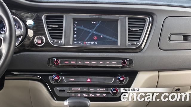 Kia Carnival 9-Seater Prstige 2020 — фото 14