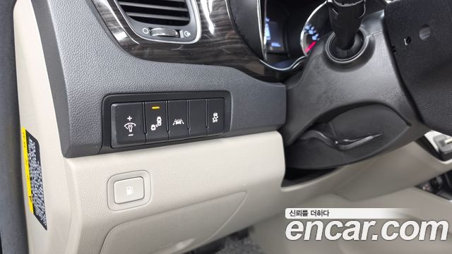 Kia Carnival 9-Seater Prstige 2020 — фото 16