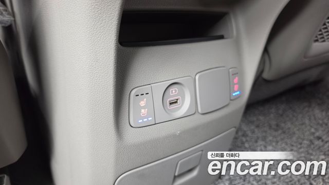 Kia Carnival 9-Seater Prstige 2020 — фото 19