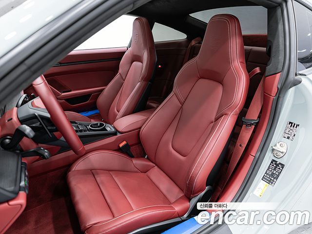 Porsche 911 (992) Carrera 4 GTS 2025 — фото 10