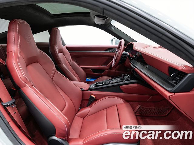 Porsche 911 (992) Carrera 4 GTS 2025 — фото 18