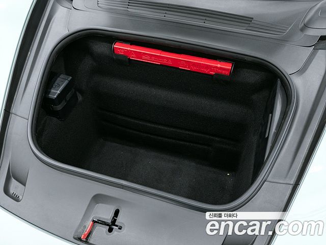 Porsche 911 (992) Carrera 4 GTS 2025 — фото 24