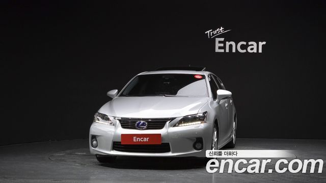 Lexus CT200h 1.8 Compact Luxury ZWA10 2012 — фото 3