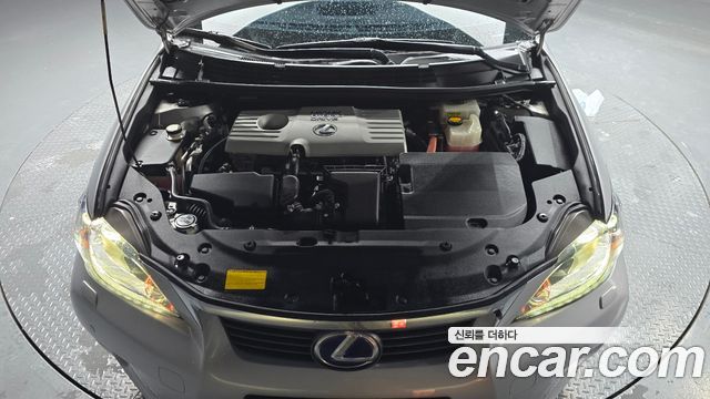 Lexus CT200h 1.8 Compact Luxury ZWA10 2012 — фото 6