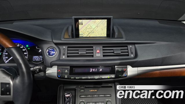 Lexus CT200h 1.8 Compact Luxury ZWA10 2012 — фото 13