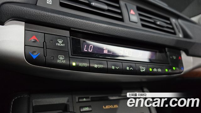 Lexus CT200h 1.8 Compact Luxury ZWA10 2012 — фото 17
