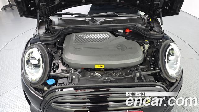 MINI Cooper Electric SE Electric 3rd 2022 — фото 6