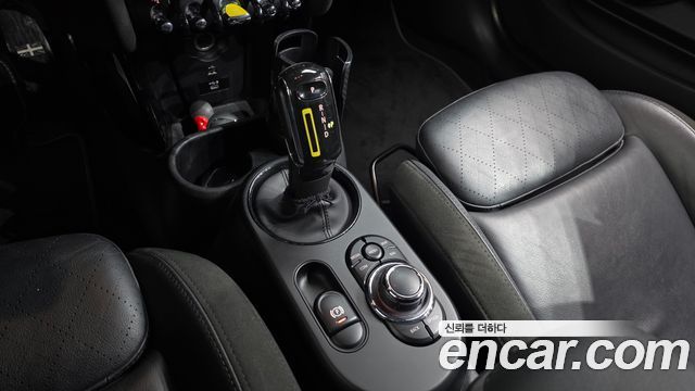 MINI Cooper Electric SE Electric 3rd 2022 — фото 9