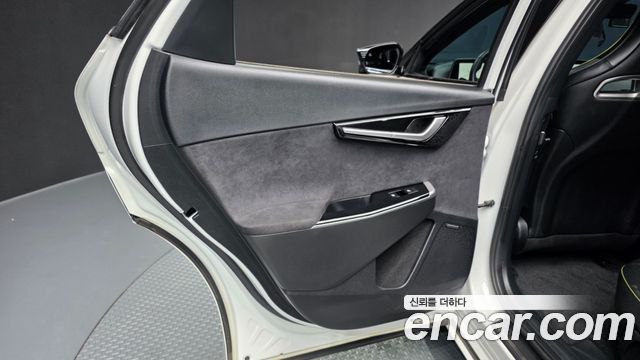 Kia EV6 GT 4WD 2023 — фото 25