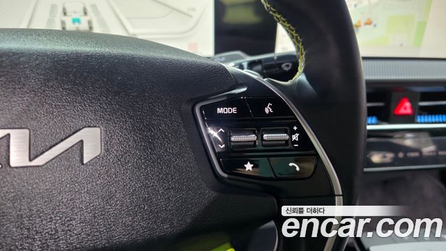 Kia EV6 GT 4WD 2023 — фото 33