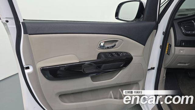 Kia Carnival Gasoline 9-Seater Prestige 2020 — фото 24