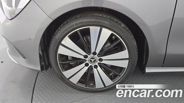 Mercedes-Benz CLA-Class (C117) CLA250 4MATIC 2018 — фото 5