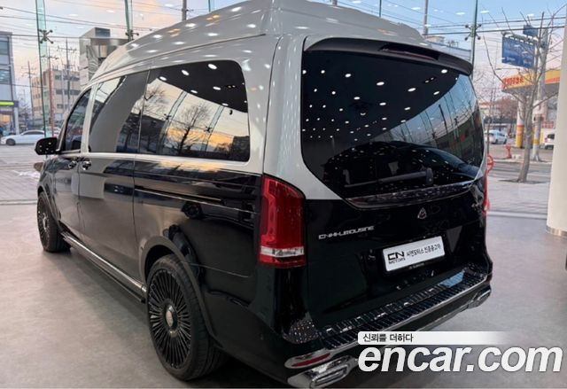 Mercedes-Benz V-Class V220 CDI W447 2023 — фото 6