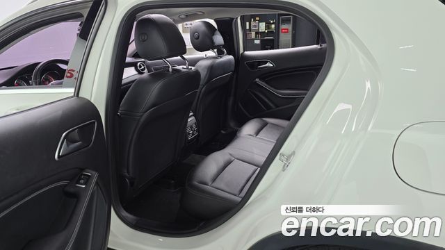 Mercedes-Benz GLA-Class (X156) GLA200 CDI 2015 — фото 11