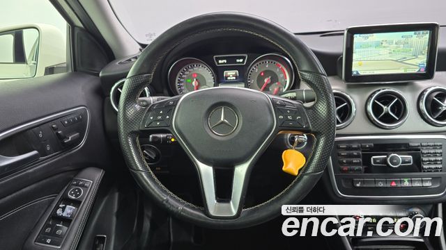 Mercedes-Benz GLA-Class (X156) GLA200 CDI 2015 — фото 12