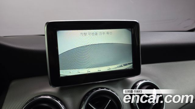 Mercedes-Benz GLA-Class (X156) GLA200 CDI 2015 — фото 13