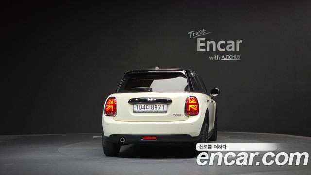 MINI Cooper 5Door HIGH 3rd 2020 — фото 4
