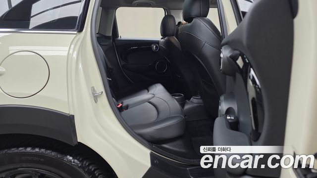 MINI Cooper 5Door HIGH 3rd 2020 — фото 11