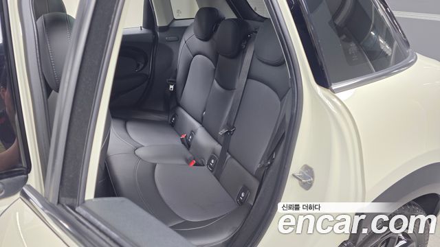MINI Cooper 5Door HIGH 3rd 2020 — фото 12
