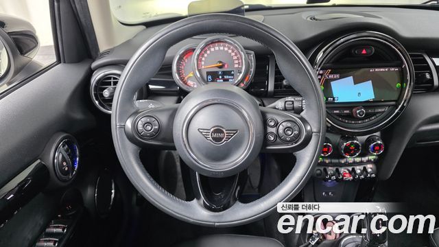 MINI Cooper 5Door HIGH 3rd 2020 — фото 14