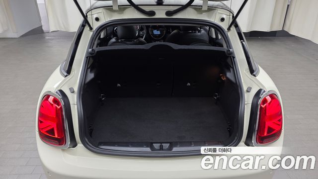 MINI Cooper 5Door HIGH 3rd 2020 — фото 16