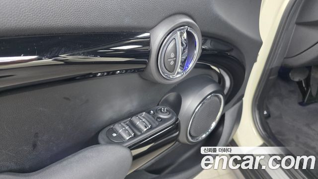 MINI Cooper 5Door HIGH 3rd 2020 — фото 20
