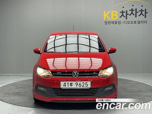 Volkswagen Polo 1.6 TDI R-Line 5th 2014 — фото 3
