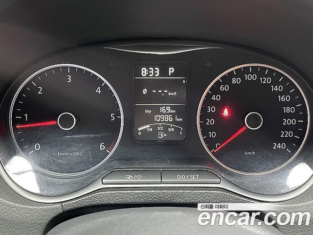 Volkswagen Polo 1.6 TDI R-Line 5th 2014 — фото 8