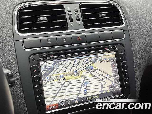 Volkswagen Polo 1.6 TDI R-Line 5th 2014 — фото 17