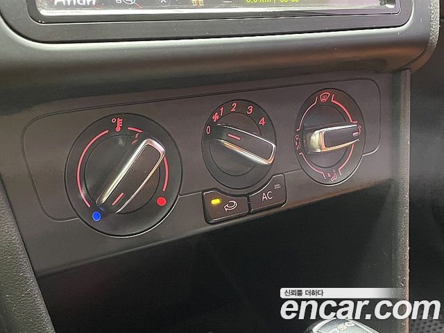 Volkswagen Polo 1.6 TDI R-Line 5th 2014 — фото 19