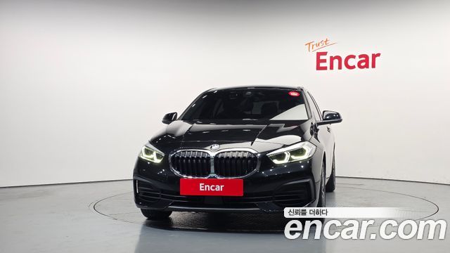 BMW 1 Series (F40) 120i Advantage 2022 — фото 3