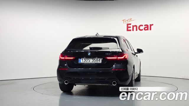 BMW 1 Series (F40) 120i Advantage 2022 — фото 4