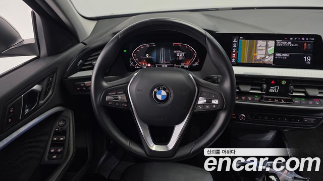 BMW 1 Series (F40) 120i Advantage 2022 — фото 13