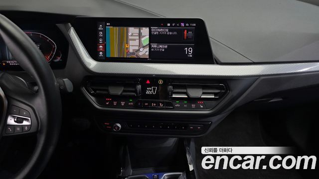 BMW 1 Series (F40) 120i Advantage 2022 — фото 15
