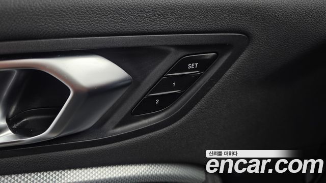 BMW 1 Series (F40) 120i Advantage 2022 — фото 28