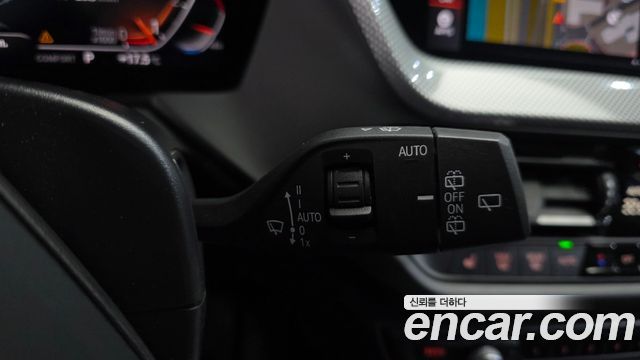 BMW 1 Series (F40) 120i Advantage 2022 — фото 29