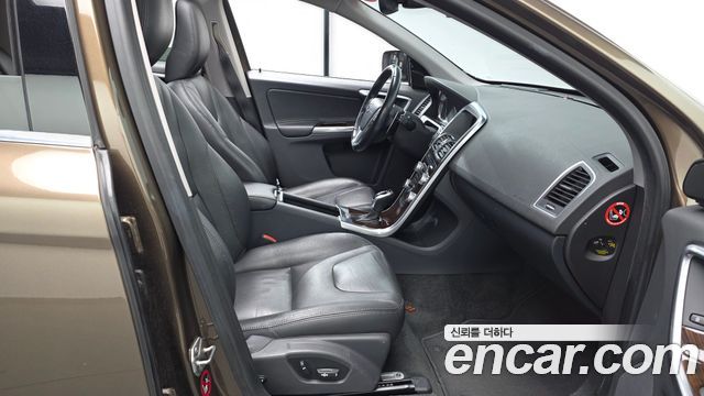 Volvo XC60 D4 1st 2016 — фото 11