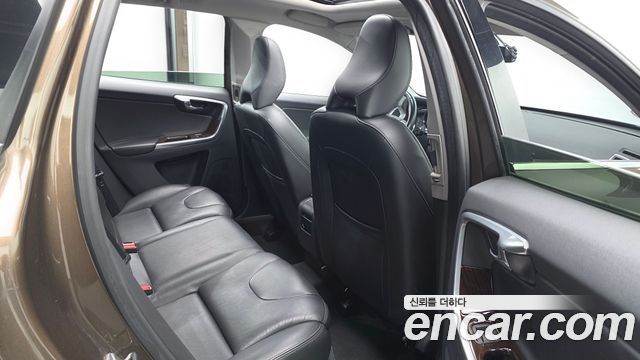 Volvo XC60 D4 1st 2016 — фото 12