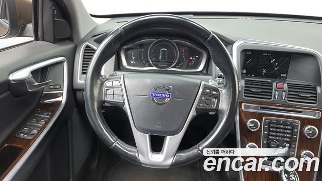 Volvo XC60 D4 1st 2016 — фото 13