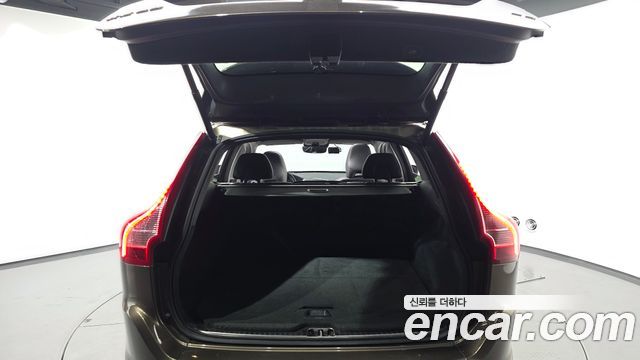 Volvo XC60 D4 1st 2016 — фото 20