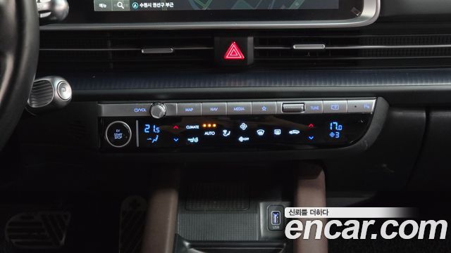 Hyundai Ioniq 6 Long Range AWD Exclusive + 2023 — фото 12