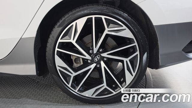 Hyundai Ioniq 6 Long Range AWD Exclusive + 2023 — фото 21