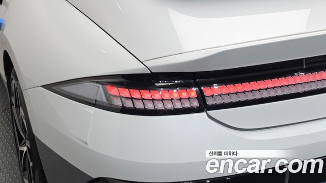 Hyundai Ioniq 6 Long Range AWD Exclusive + 2023 — фото 23